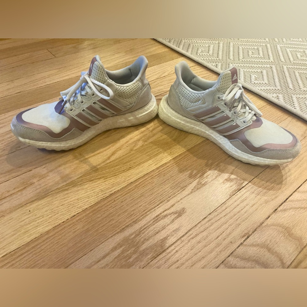 Adidas ULTRABOOST women’s shoes- size 7